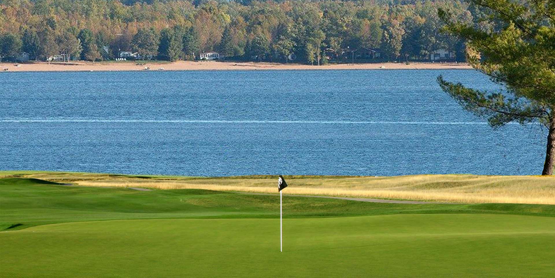 Pembroke Golfing on The Ottawa River